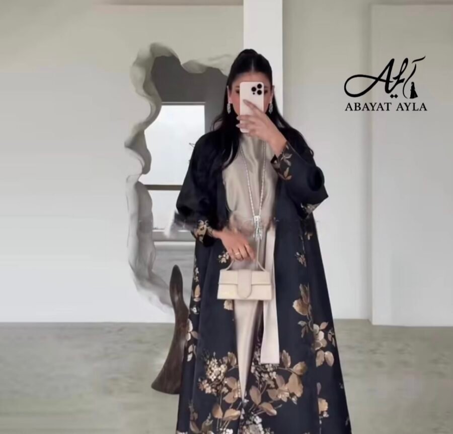 ⁦عباية ساتان منقوشة⁩ - الصورة ⁦3⁩