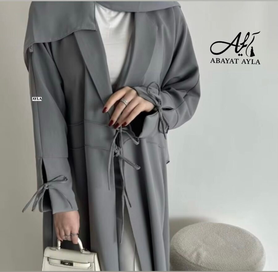 ⁦عباية رمادية ناعمة بتصميم عصري⁩ - الصورة ⁦3⁩