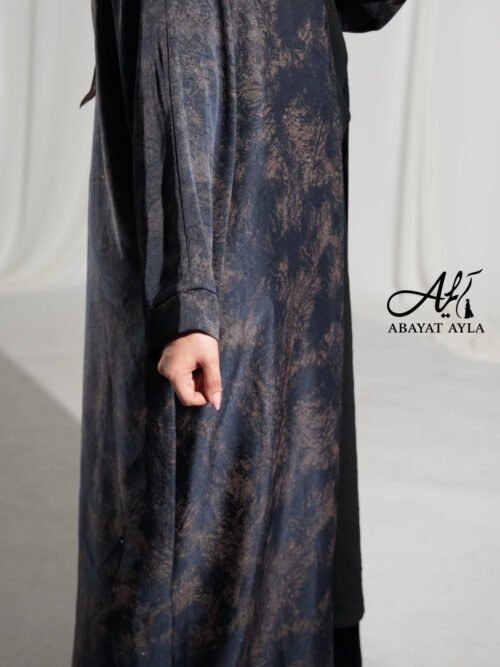 عباية أنيقة كحلي بتصميم واسع