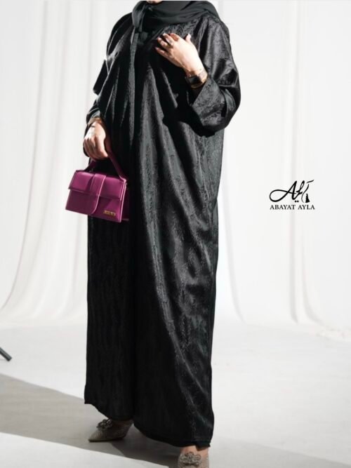 عباية فاخرة من قماش لامع أسود